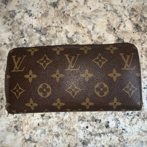 Louis Vuitton Zippy Wallet